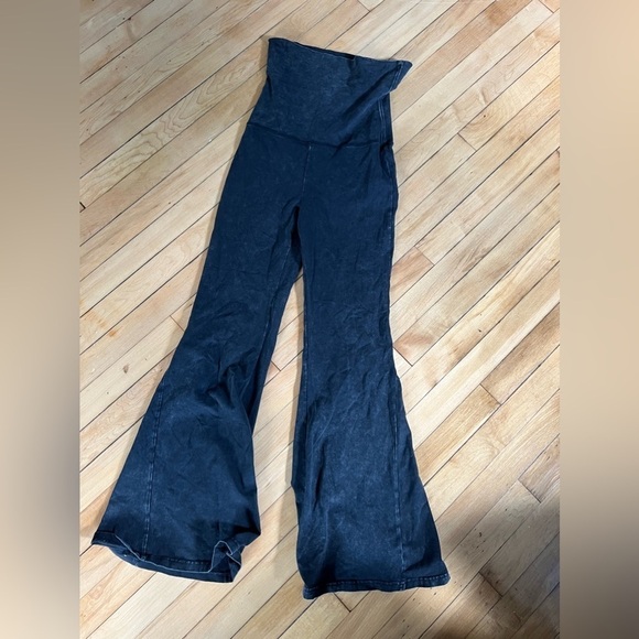Offline by Aerie Stone washed flare high waisted leggings - Picture 1 of 4